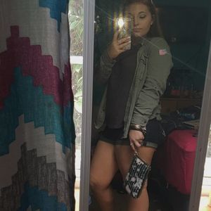 Meet your Posher, Dayna